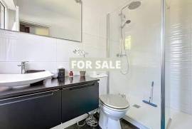 Detached House and Garden, 500m from the Beach