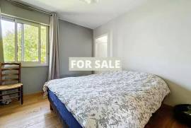 Detached House and Garden, 500m from the Beach