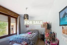 Detached Country House with Swimming Pool