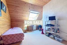 Detached Country House with Swimming Pool