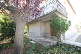 Renovated Large Detached Family Villa