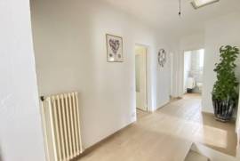 Renovated Large Detached Family Villa