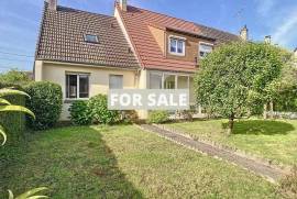 Detached House with Garden