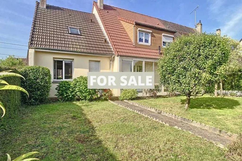Detached House with Garden