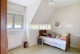 Detached House with Garden