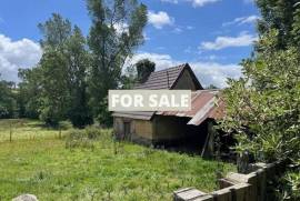 Detached Country House with Outbuilding