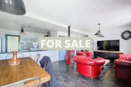 Detached House with Garden and Open View