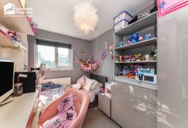 4 bedroom, Semi-detached house for sale