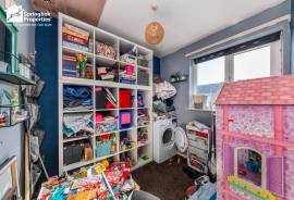 4 bedroom, Semi-detached house for sale