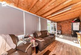 4 bedroom, Semi-detached house for sale