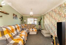 4 bedroom, Semi-detached house for sale