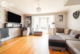 4 bedroom, Detached house for sale