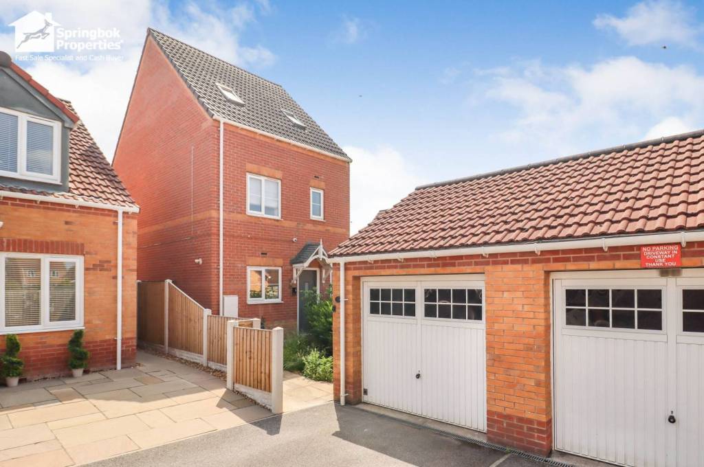 4 bedroom, Detached house for sale