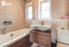 4 bedroom, Detached house for sale