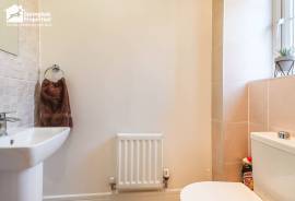 4 bedroom, Detached house for sale