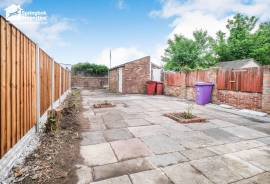 3 bedroom, Semi-detached house for sale