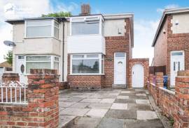 3 bedroom, Semi-detached house for sale