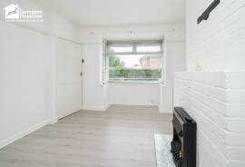 3 bedroom, Semi-detached house for sale