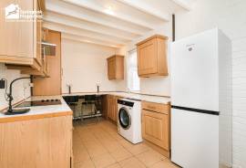 3 bedroom, Semi-detached house for sale