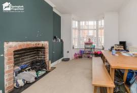2 bedroom, Terraced House for sale