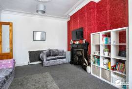 5 bedroom, Terraced House for sale
