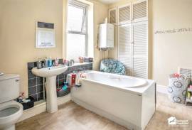 5 bedroom, Terraced House for sale