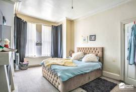 5 bedroom, Terraced House for sale