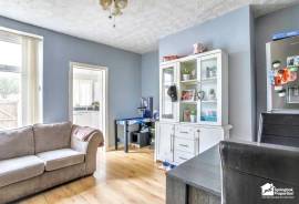 5 bedroom, Terraced House for sale