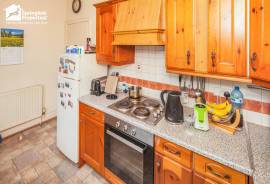 2 bedroom, Maisonette for sale