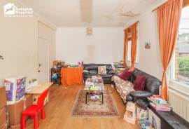 2 bedroom, Maisonette for sale