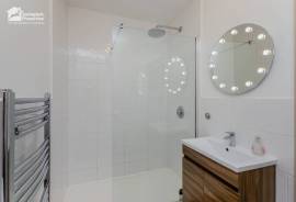 4 bedroom, Detached bungalow for sale