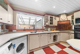 3 bedroom, Bungalow for sale