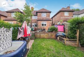 3 bedroom, Semi-detached house for sale