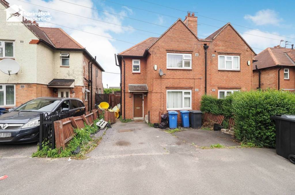 3 bedroom, Semi-detached house for sale