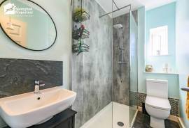 2 bedroom, Terraced House for sale