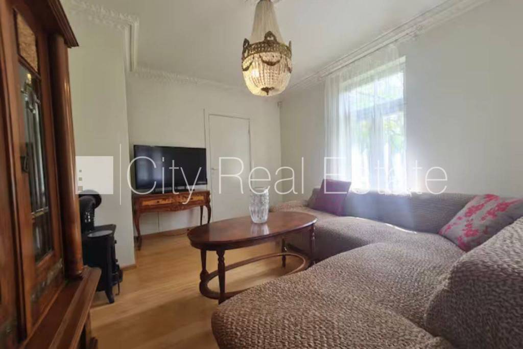 Detached house for rent in Jurmala, 240.00m2