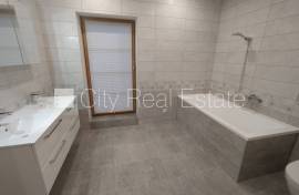 Detached house for rent in Riga, 240.00m2