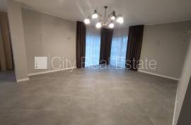 Detached house for rent in Riga, 240.00m2