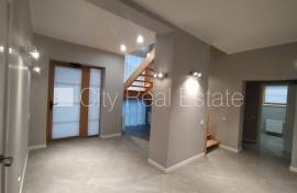 Detached house for rent in Riga, 240.00m2