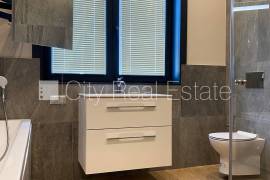 Detached house for rent in Riga district, 350.00m2
