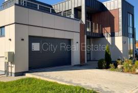 Detached house for rent in Riga district, 350.00m2