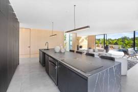 Villa Juba: Contemporary 4-Bedroom Villa with Mono Loco Beach Club Membership in Tamarindo
