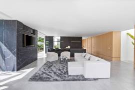 Villa Juba: Contemporary 4-Bedroom Villa with Mono Loco Beach Club Membership in Tamarindo