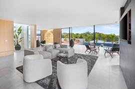 Villa Juba: Contemporary 4-Bedroom Villa with Mono Loco Beach Club Membership in Tamarindo