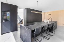 Villa Juba: Contemporary 4-Bedroom Villa with Mono Loco Beach Club Membership in Tamarindo
