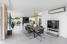 Villa Juba: Contemporary 4-Bedroom Villa with Mono Loco Beach Club Membership in Tamarindo