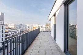 Upscale 4-room penthouse with two terraces close to KaDeWe