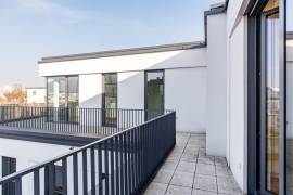 Upscale 4-room penthouse with two terraces close to KaDeWe