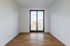 Ready to move-in brand new 3-room apartment with balcony in Schoneberg