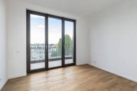 Ready to move-in brand new 3-room apartment with balcony in Schoneberg